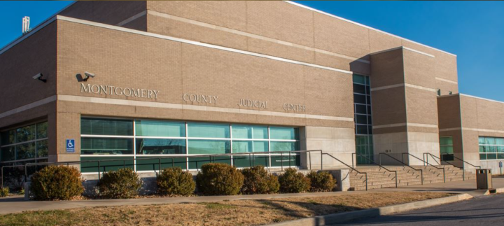 The Montgomery County attorney settled a lawsuit with the ACLU by agreeing to create new policies to inform defendants of their right under Kansas law to seek diversion agreements. (Kansas Reflector screen capture of Montgomery County Judicial Center)